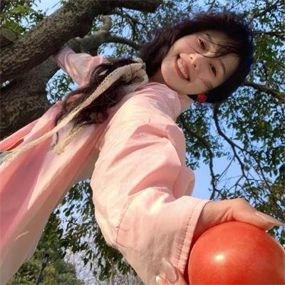 在光影中漫步:罗比穆勒